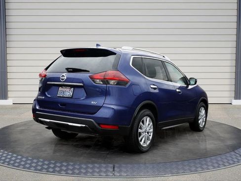 Used 2018 Nissan Rogue SV image 7