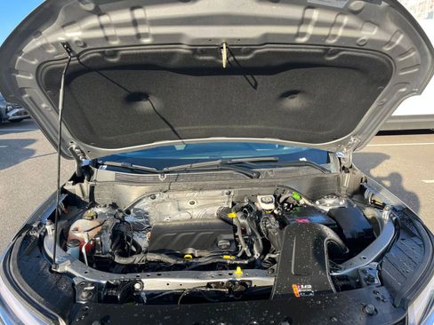 Used 2025 Chevrolet Trax LT image 31