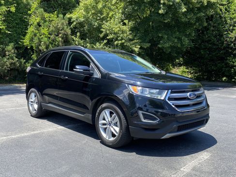 Used 2018 Ford Edge SEL FWD image 2