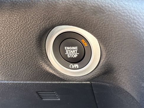 New 2026 Chrysler Pacifica Select image 25