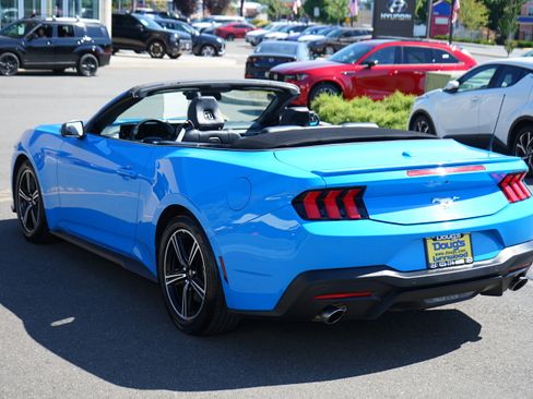 Used 2025 Ford Mustang Premium RWD image 10