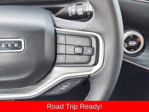Used 2024 Jeep Wagoneer Series II w/ Flexible Seating Group RWD image 37
