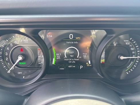 Certified 2025 Jeep Wrangler Unlimited Sahara w/ Safety Group image 20