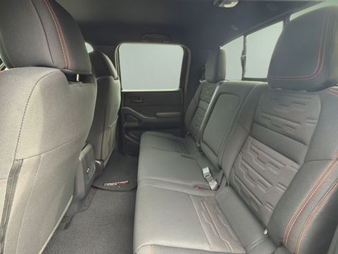 Used 2026 Nissan Frontier PRO-4X AWD/4WD image 31