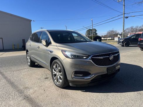 Used 2018 Buick Enclave Avenir w/ Avenir Technology Package image 2