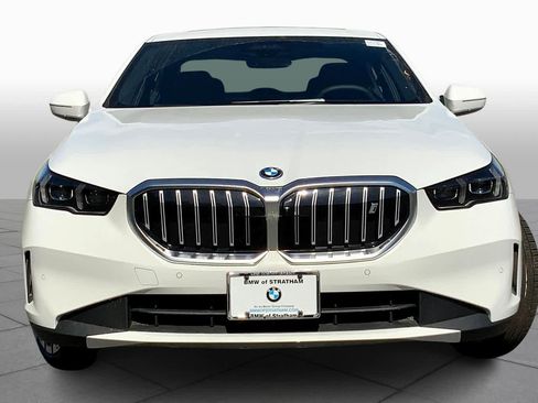 New 2024 BMW i5 eDrive40i w/ Premium Package image 3