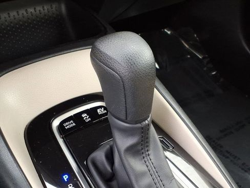 Used 2024 Toyota Corolla LE image 44