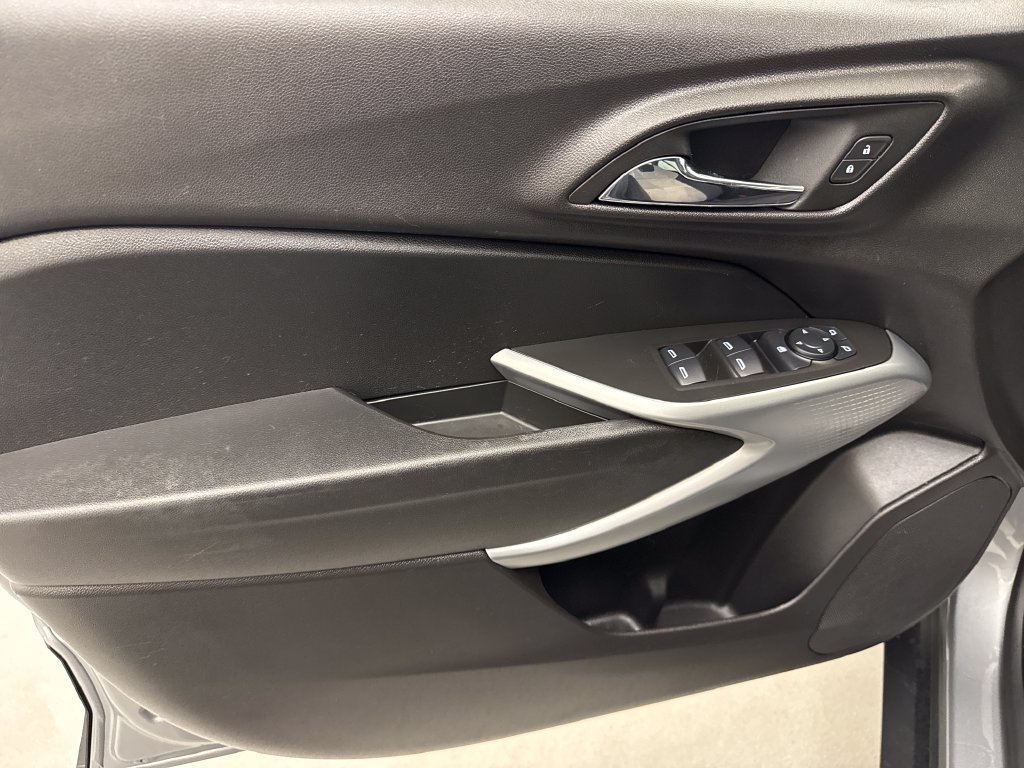 Used 2024 Chevrolet Trax LS FWD image 12