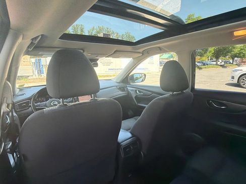 Used 2020 Nissan Rogue SV w/ Sun & Sound Touring Package AWD/4WD image 25