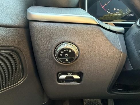 Used 2026 Mercedes-Benz GLC 300 4MATIC image 26