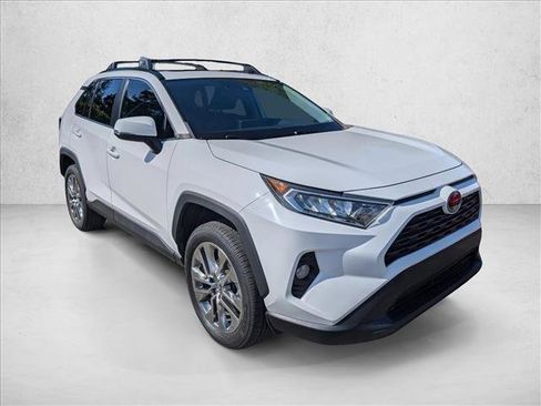 Used 2019 Toyota RAV4 XLE Premium w/ Cold Weather Package AWD/4WD image 3