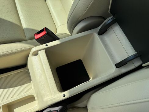 Used 2017 Volkswagen Tiguan S image 35