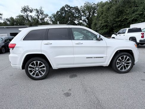 Used 2018 Jeep Grand Cherokee Overland AWD/4WD image 4