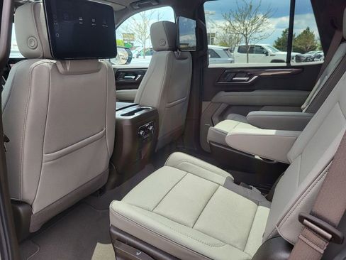 New 2026 GMC Yukon Elevation w/ Elevation Premium Package AWD/4WD image 31