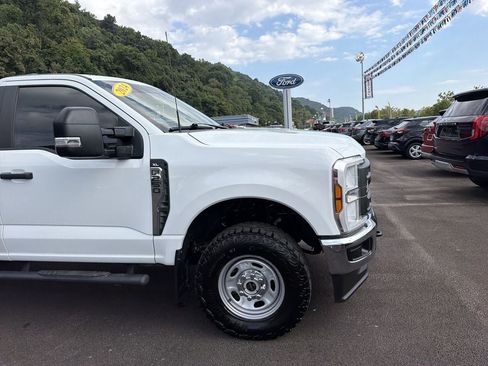 Used 2024 Ford F250 XL w/ XL Chrome Package AWD/4WD image 2