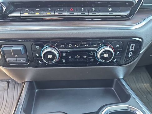 Used 2023 GMC Sierra 1500 SLT w/ SLT Premium Plus Package AWD/4WD image 32