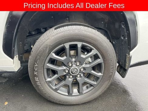 Used 2023 Toyota Sequoia Platinum AWD/4WD image 5