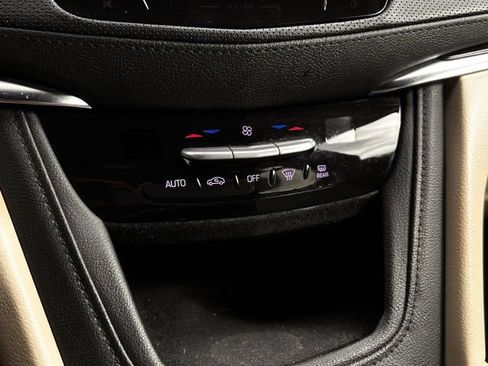 Used 2018 Cadillac XT5 FWD image 22