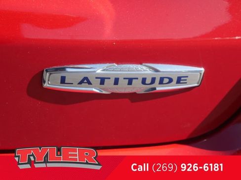 Used 2024 Jeep Compass Latitude AWD/4WD image 14
