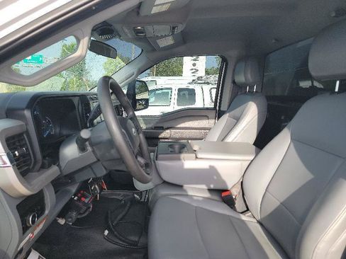 Used 2023 Ford F550 4x4 Regular Cab Super Duty image 11