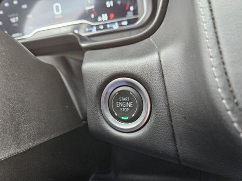 Used 2024 GMC Yukon XL SLE image 23