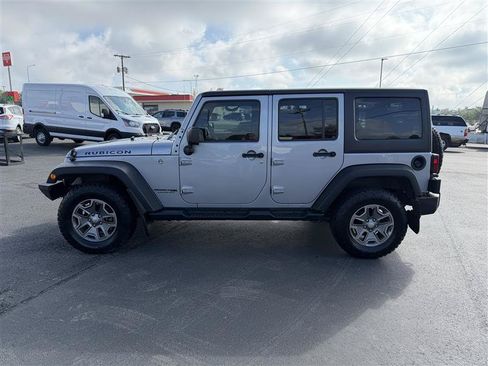Used 2018 Jeep Wrangler Unlimited Rubicon w/ Cold Weather Group AWD/4WD image 1
