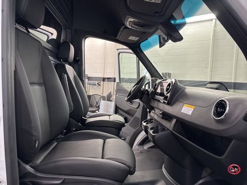 New 2025 Mercedes-Benz Sprinter 3500 image 18