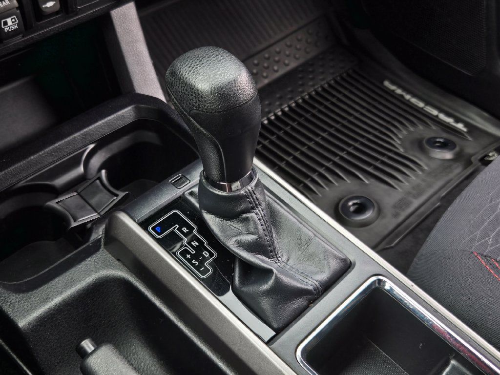 Used 2018 Toyota Tacoma SR5 RWD image 18