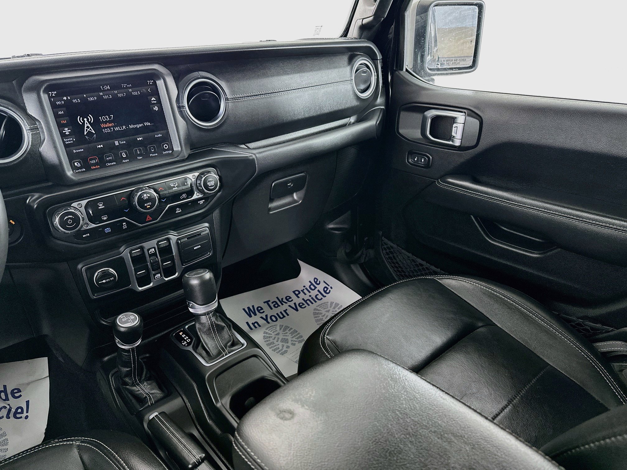 Used 2023 Jeep Wrangler Unlimited Sahara AWD/4WD image 22