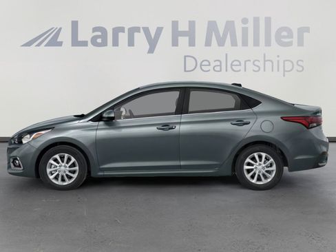Used 2021 Hyundai Accent SEL FWD image 3