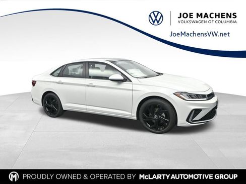 New 2026 Volkswagen Jetta SE image 1