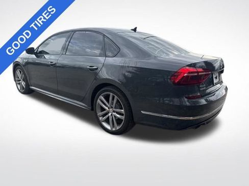 Used 2018 Volkswagen Passat 2.0T R-Line image 4