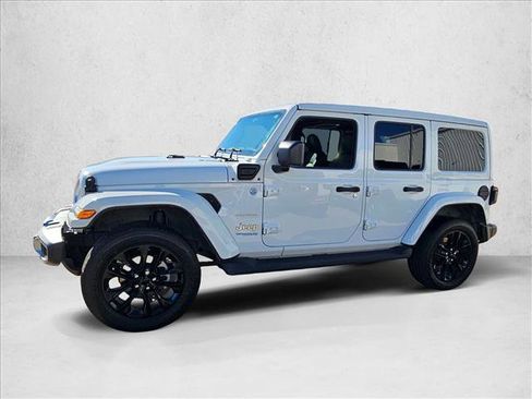 Used 2022 Jeep Wrangler Unlimited Sahara w/ Cold Weather Group image 8