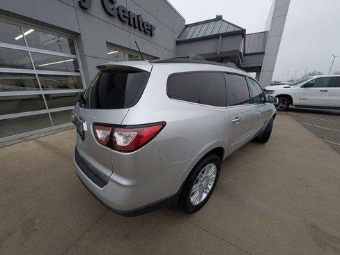 Used 2015 Chevrolet Traverse LT w/ Style and Technology Package image 5