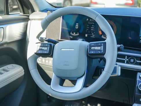 Used 2025 Hyundai Santa Fe SEL image 16