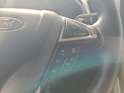 Used 2024 Ford Edge SEL image 18