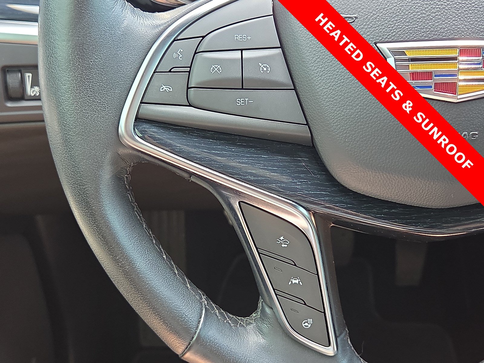 Used 2024 Cadillac XT5 Premium Luxury w/ Technology Package AWD/4WD image 21