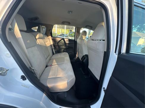 Used 2015 Honda CR-V LX image 24