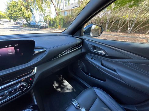 Used 2025 Buick Envista Sport Touring image 33