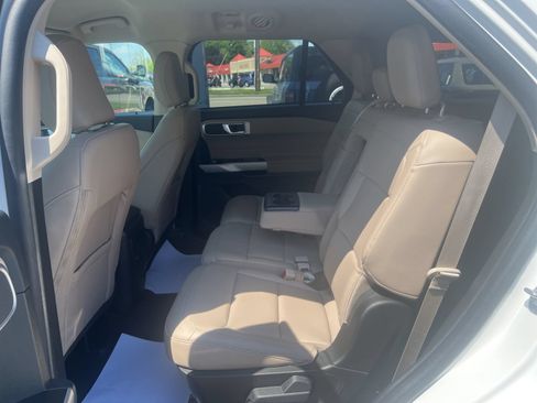 Used 2023 Ford Explorer XLT w/ Equipment Group 202A AWD/4WD image 43