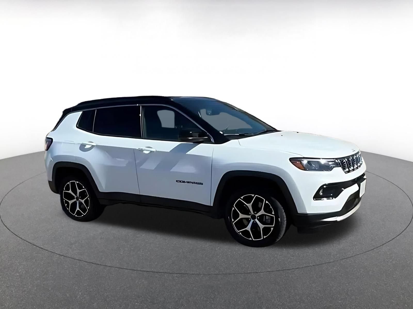 Used 2025 Jeep Compass Limited AWD/4WD image 2