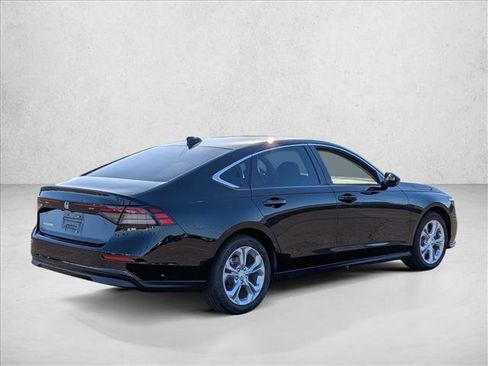 Used 2023 Honda Accord LX image 4