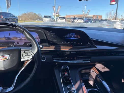 Used 2023 Cadillac Escalade ESV Premium Luxury w/ Performance Package image 21