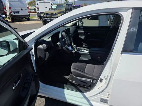 Used 2024 Nissan Sentra SV FWD image 9