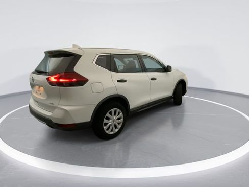 Used 2018 Nissan Rogue S AWD/4WD image 4
