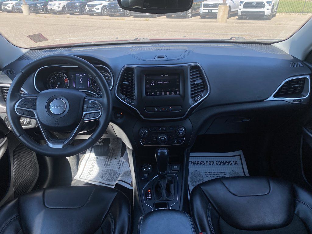 Used 2021 Jeep Cherokee Latitude Plus AWD/4WD image 13