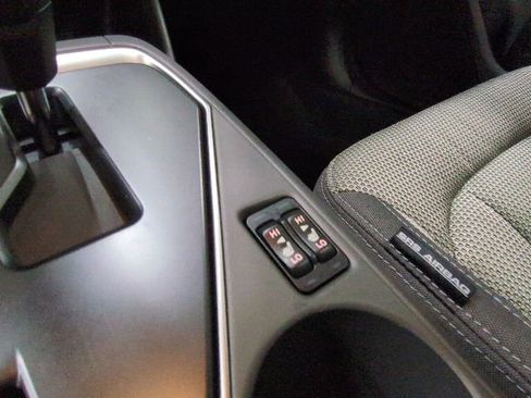 Used 2024 Subaru Crosstrek 2.0i Premium AWD/4WD image 9