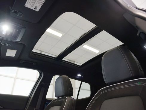 Used 2024 Chevrolet Equinox EV LT image 27