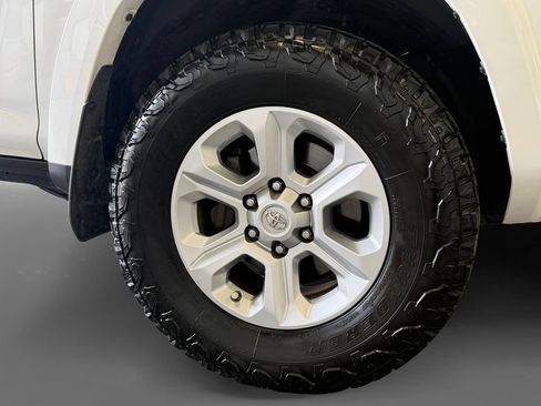 Used 2022 Toyota 4Runner SR5 Premium w/ Moonroof Package RWD image 6