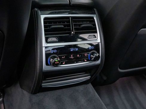 Certified 2022 BMW 750i xDrive w/ Executive Package image 20